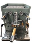 ECM Synchronika Dual Boiler Espressomaschine - Color Line - Matt Zementgrau mit Holzgriffe Olivenholz
